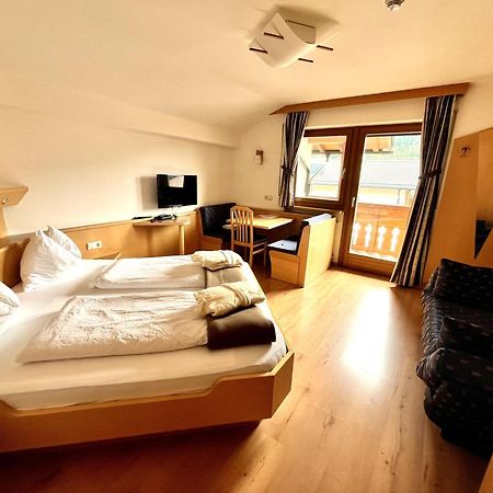 Hotel Gasthof Kircher フィエー エクステリア 写真