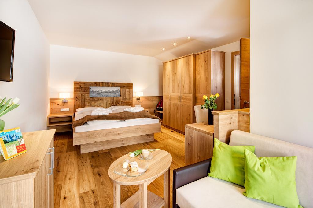 Hotel Gasthof Kircher フィエー 部屋 写真